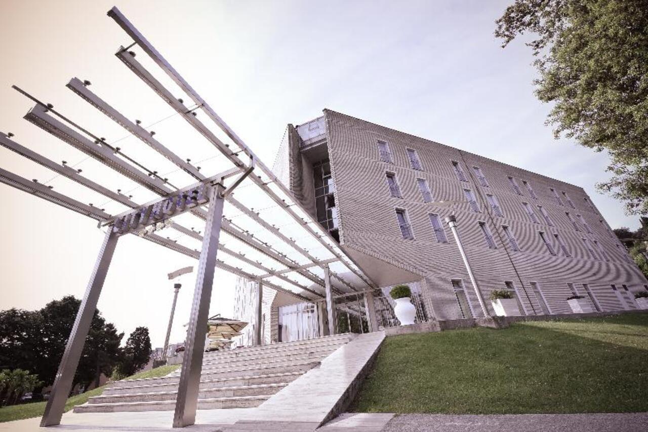 City Hotel Podgorica Bagian luar foto