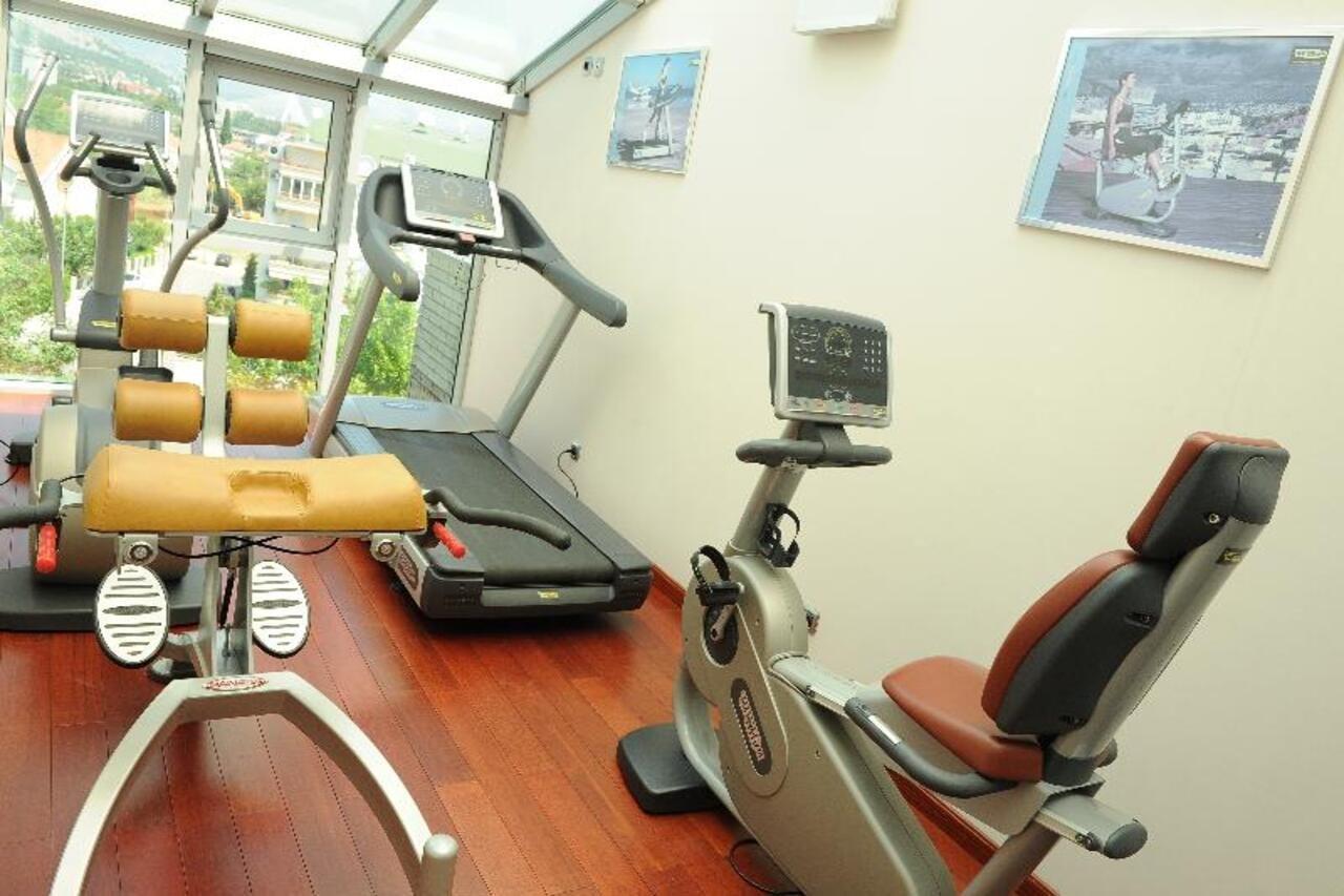 City Hotel Podgorica Bagian luar foto