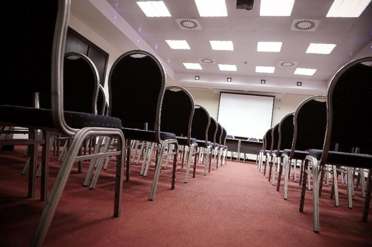 City Hotel Podgorica Bagian luar foto
