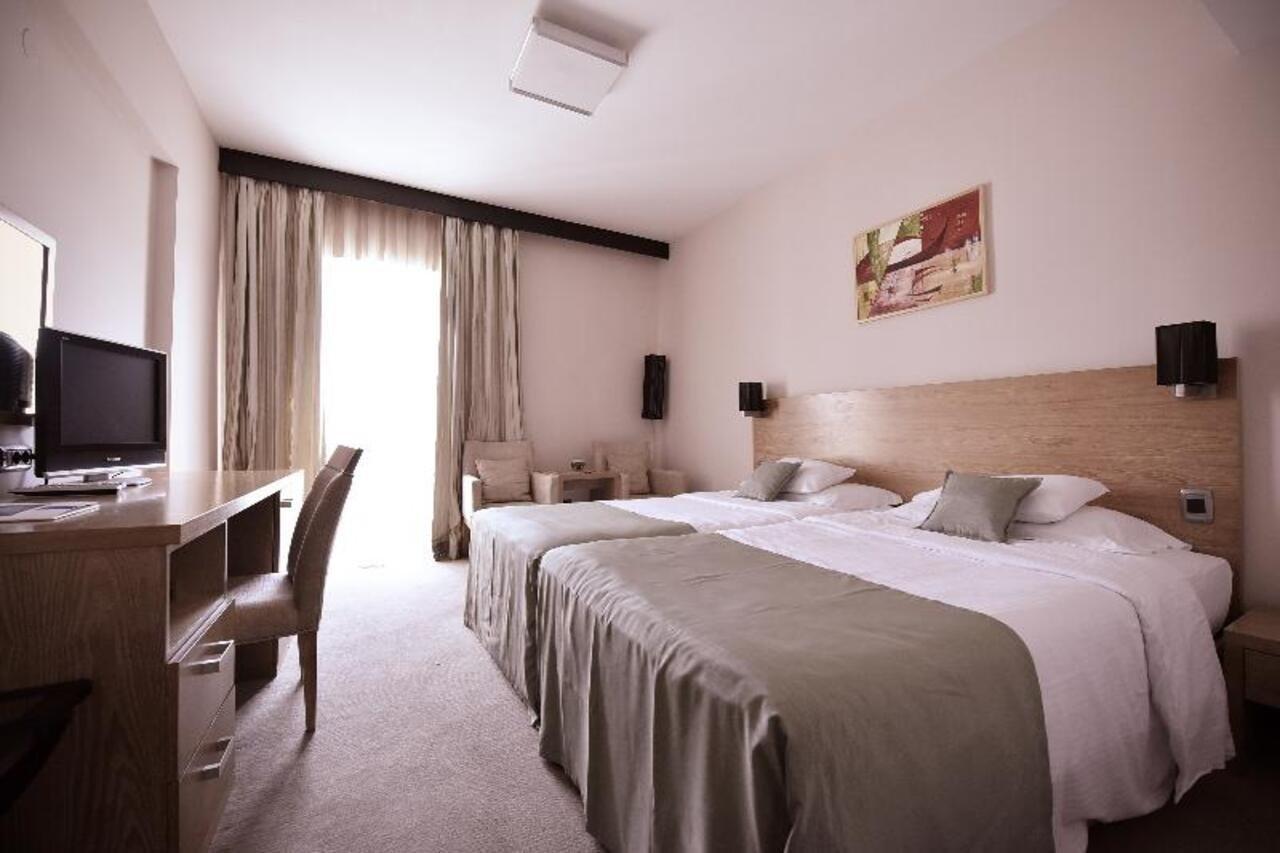 City Hotel Podgorica Bagian luar foto