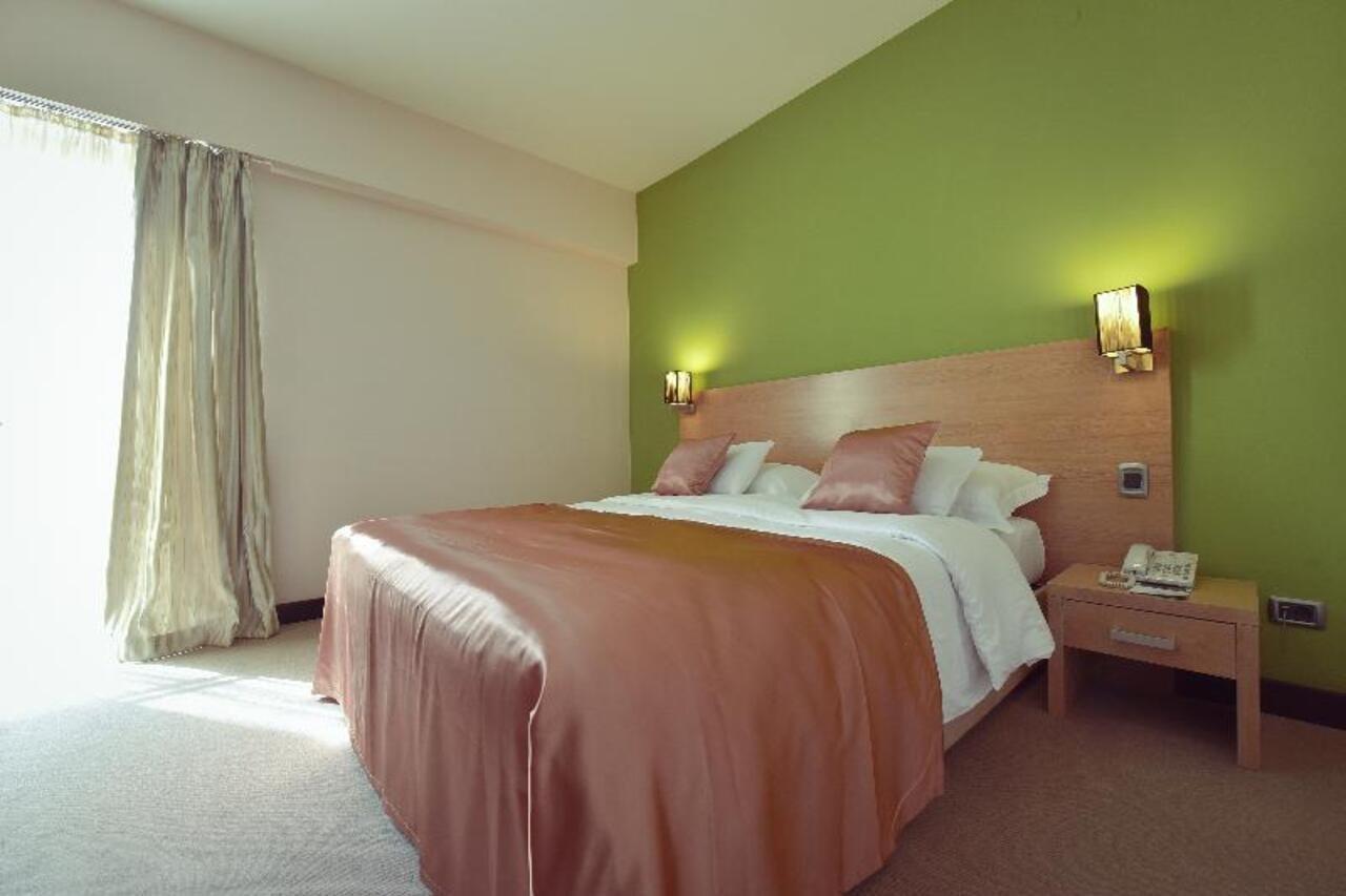 City Hotel Podgorica Bagian luar foto