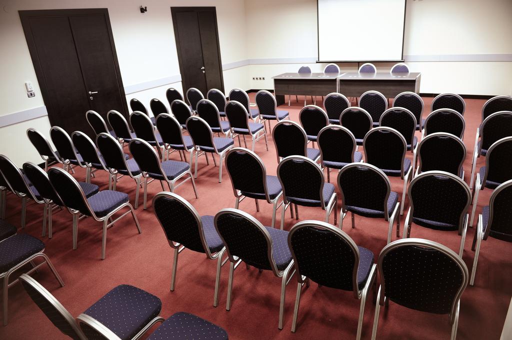 City Hotel Podgorica Bagian luar foto