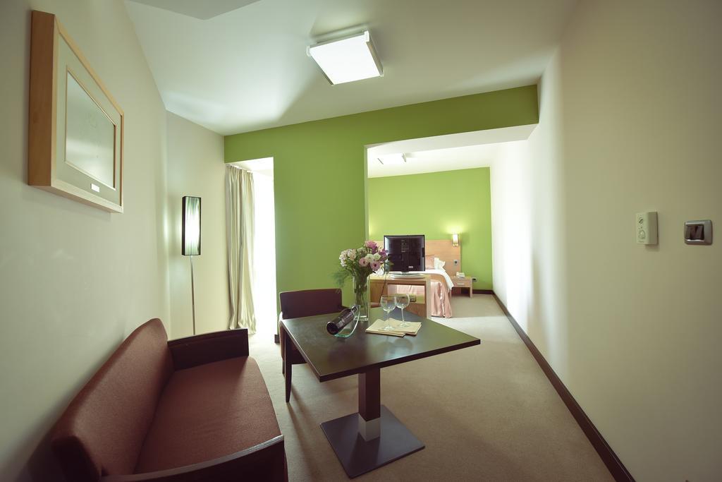 City Hotel Podgorica Ruang foto