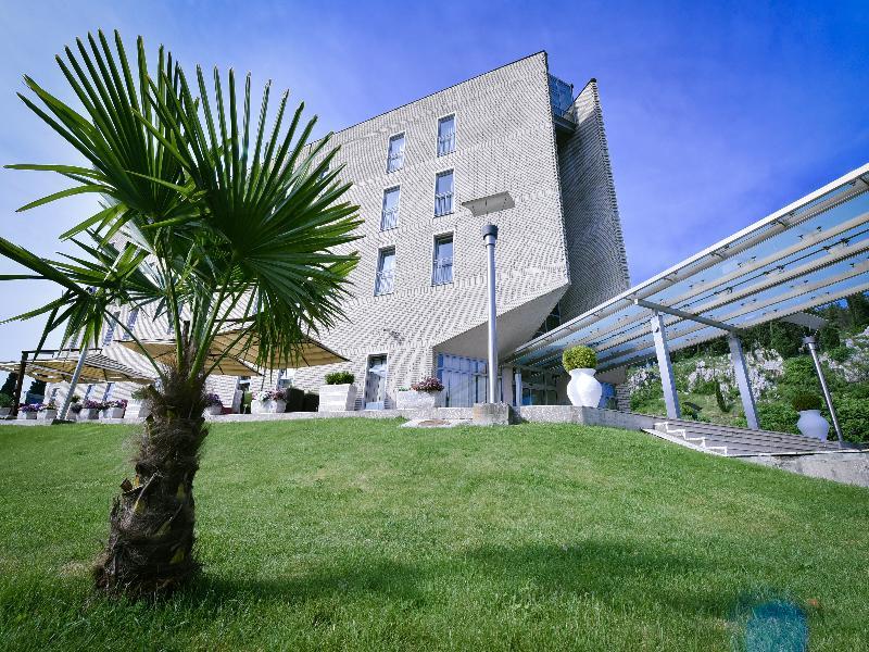 City Hotel Podgorica Bagian luar foto