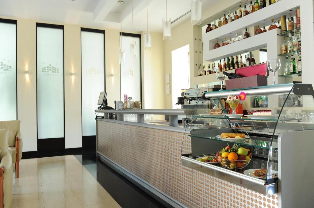 City Hotel Podgorica Bagian luar foto