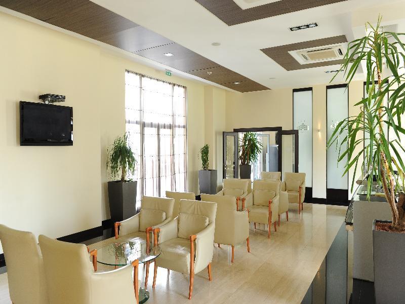 City Hotel Podgorica Bagian luar foto