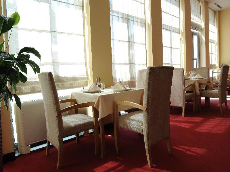 City Hotel Podgorica Bagian luar foto
