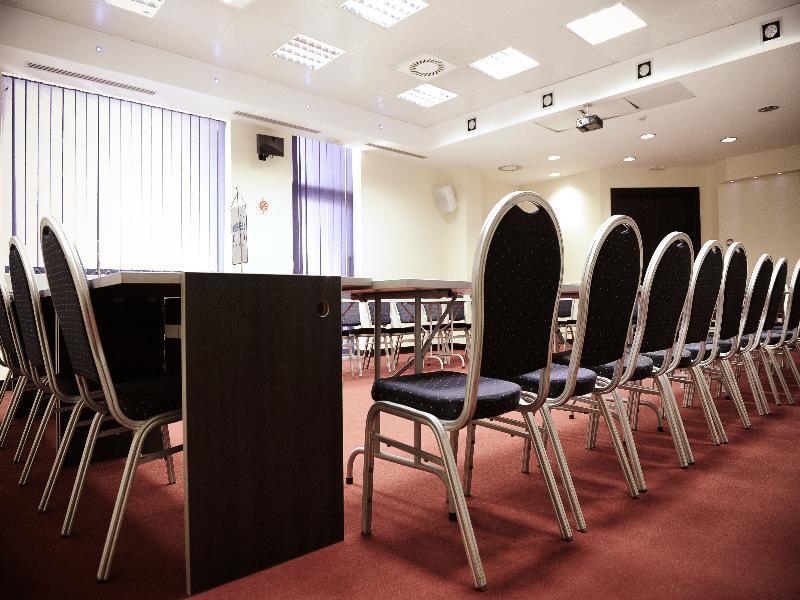 City Hotel Podgorica Bagian luar foto