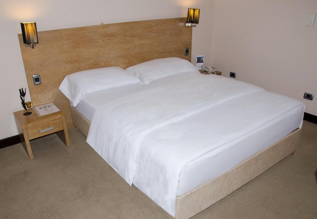City Hotel Podgorica Ruang foto
