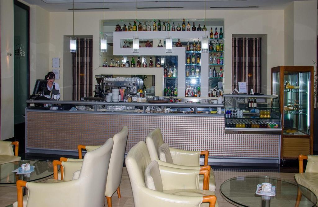 City Hotel Podgorica Bagian luar foto