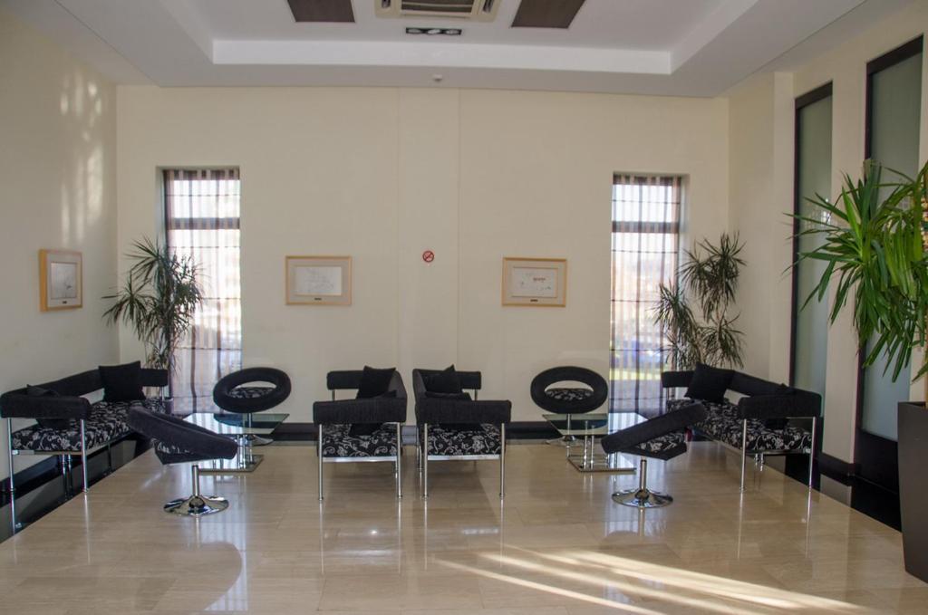City Hotel Podgorica Bagian luar foto