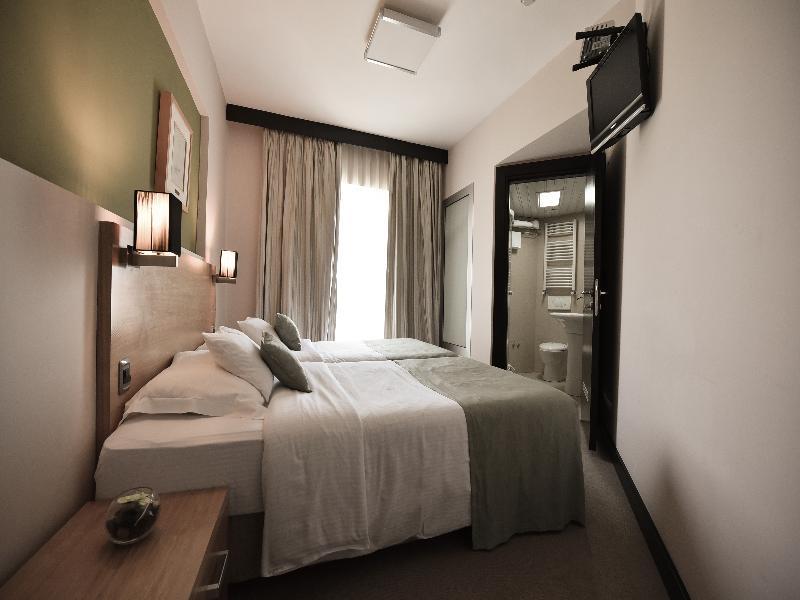 City Hotel Podgorica Bagian luar foto